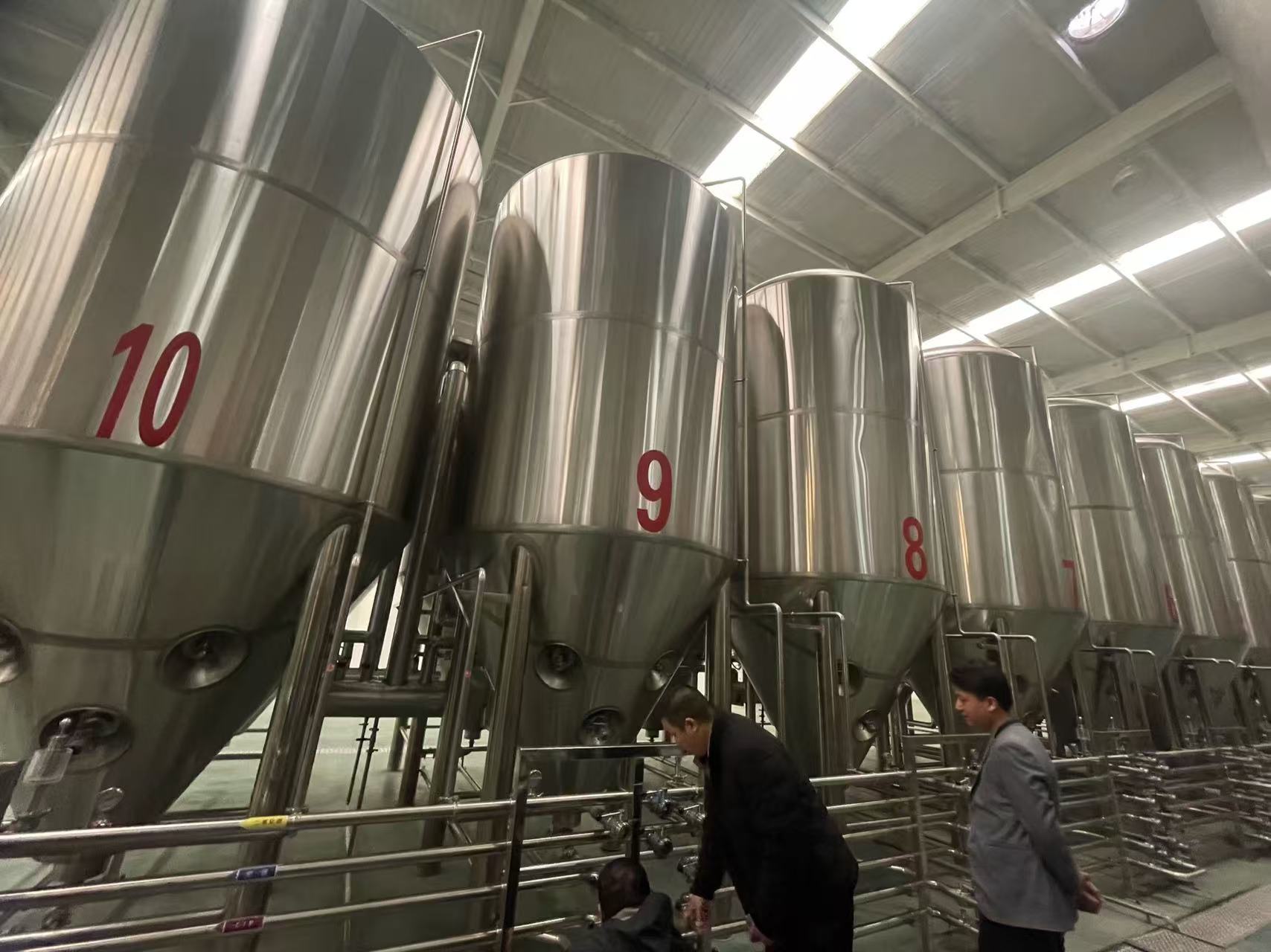永城精酿啤酒设备厂—平面布置、设备设计、制造、调试、培训等一条龙服务